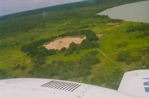 Figura 32- Vista aérea da aldeia Kamaiurá e a lagoa do Ipavu.