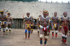 Figura 23- Festa do Javari. Índios dançando.