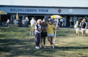 Figura 15- Fábia eu e Uly em Copenhage, Dinamarca em 1989, durante uma excursão de um time de adolescentes do Clube Atlético Paulistano de cuja delegação eu fui chefe e treinador.