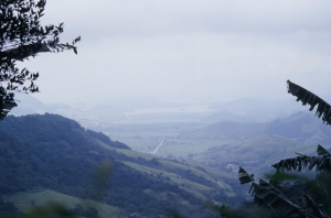 Figura 3- Vista do alto da serra do Mar na região de Angra dos Reis.